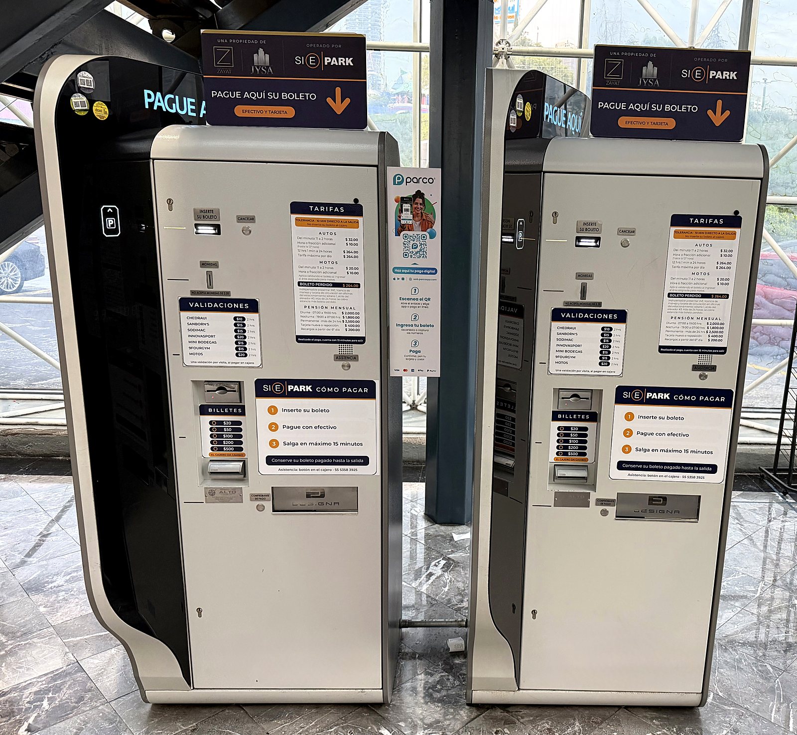 Dos cajeros de pago automático operados por SIE PARK en Centro Comercial Interlomas